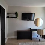 Connsbrook House- Stylish 2 Bed Nitb Approved Close To City