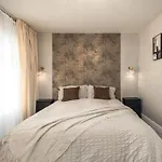 Connsbrook House- Stylish 2 Bed Nitb Approved Close To City