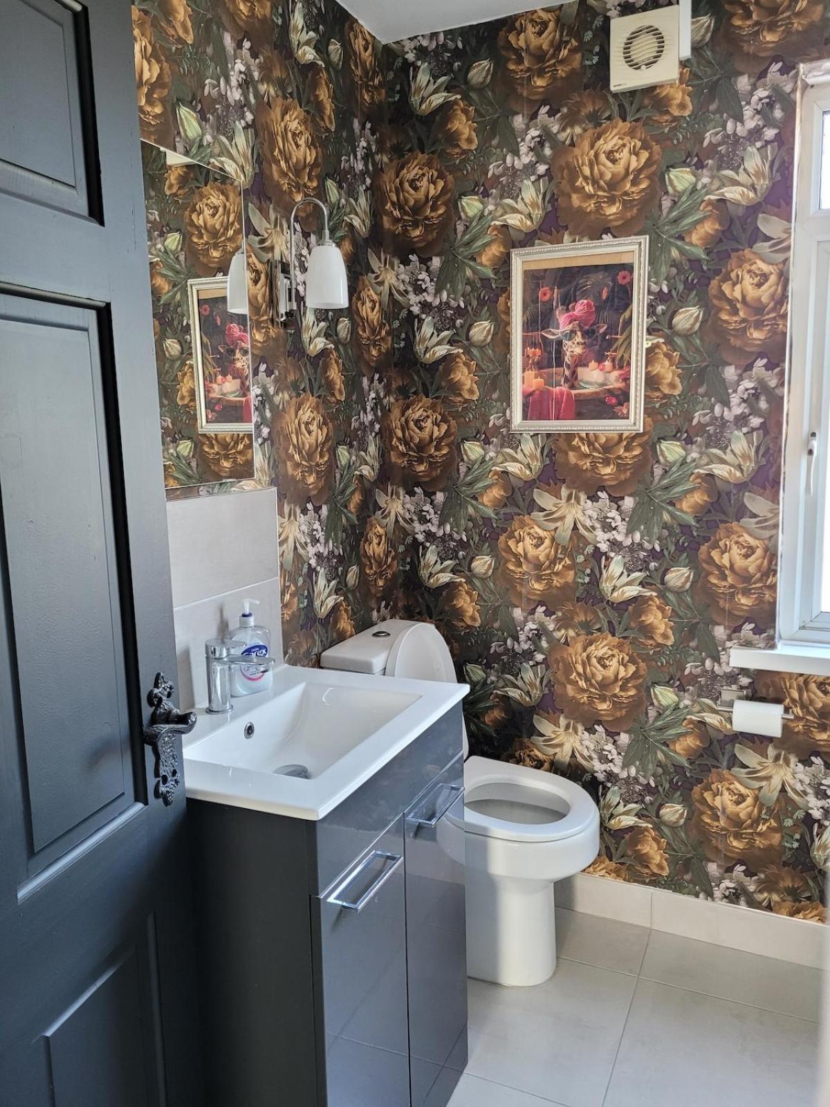 Holiday home Connsbrook House- Stylish 2 Bed Nitb Approved Close To City Belfast
